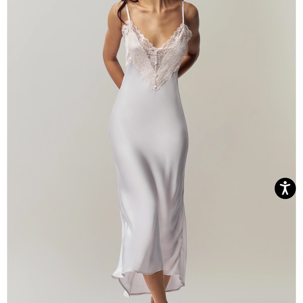 DANIELLE GUZIO NOVA SLIP MIDI DRESS
BALLET SLIPPER COLOR